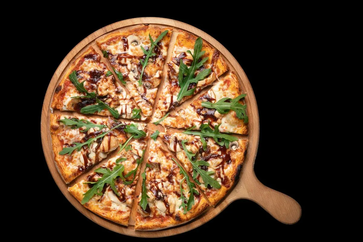 Pizza rukkolával és sajttal
